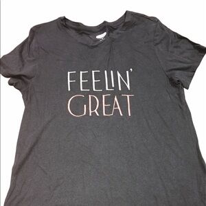 Old Navy size medium feelin great T-shirt